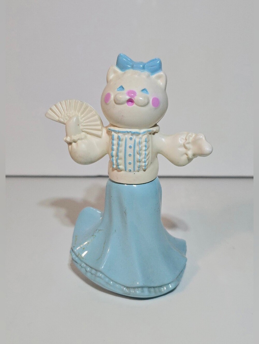 Avon Felina Fluffles Pink & Pretty Cat Bottle Figurine 1976 Vintage Accent